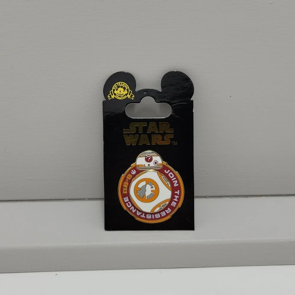 NWT Star Wars BB8 Pin